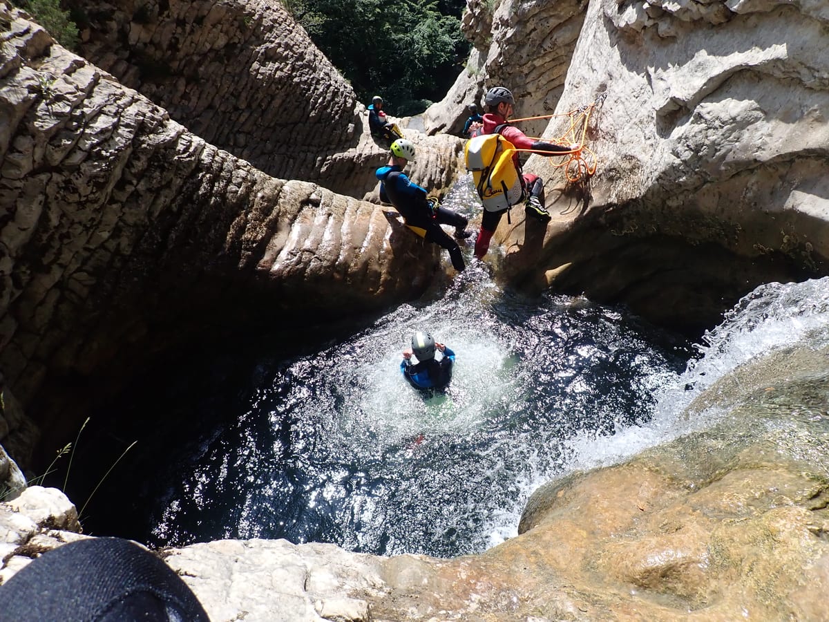 Pozas turquesas en el Barranco de Artazul