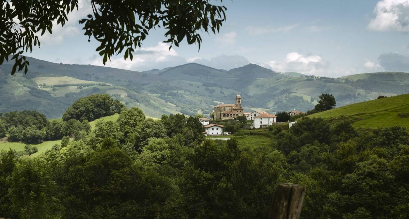 Valle del Baztán entre brumas, Navarra