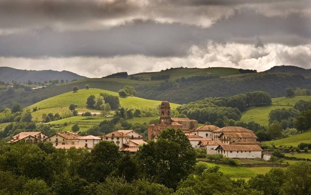Pueblo de Ziga en el Valle del Baztán