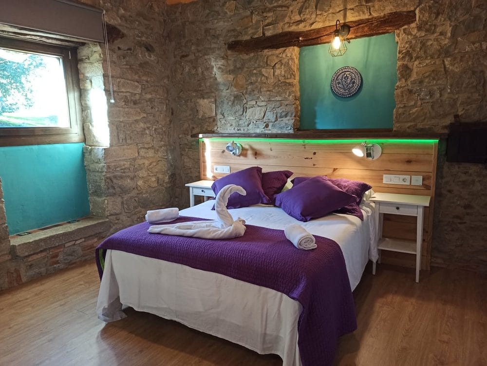 Dormitorio de la casa rural TTipiaenea cerca de Pamplona