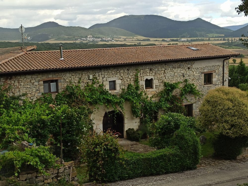 Entorno natural de Ariz junto a la casa rural TTipiaenea, Navarra