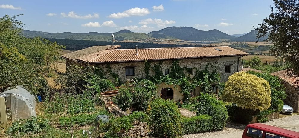 Casa rural TTipiaenea, casa de piedra del siglo XVI en Ariz, a 14 km de Pamplona (Navarra)