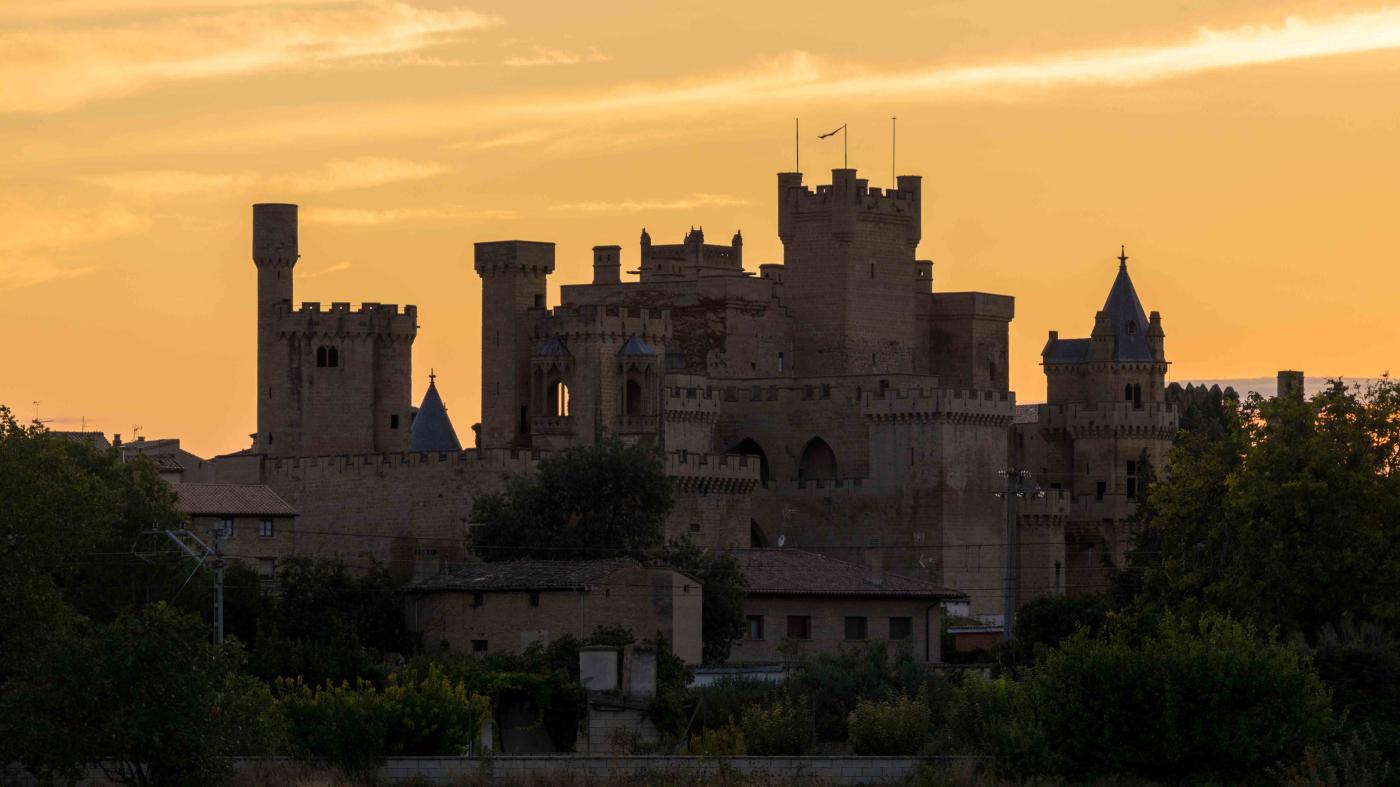 Plaza de los Teobaldos y Palacio Real de Olite